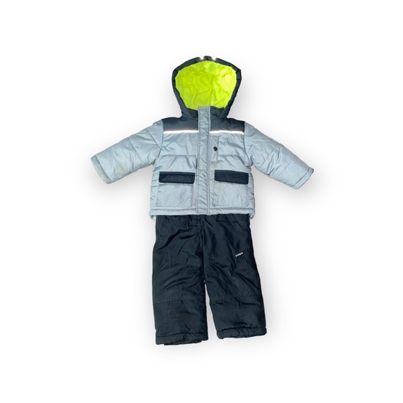 OshKosh boys 2T winter jacket and pants set - Picture 1 of 4